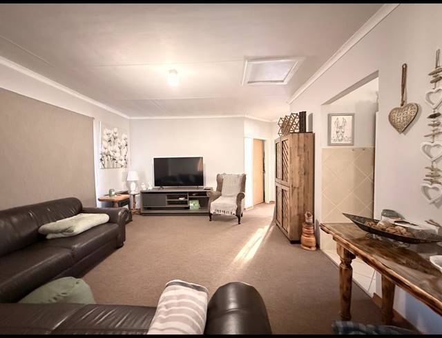 3 BEDROOM HOUSE FOR SALE IN SUNNYRIDGE